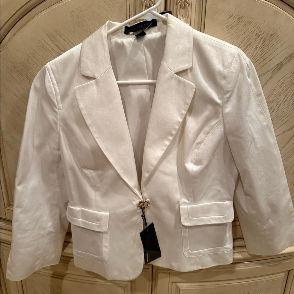 NWT Express White Women's the fitted jacket in cotton sateen, size 10